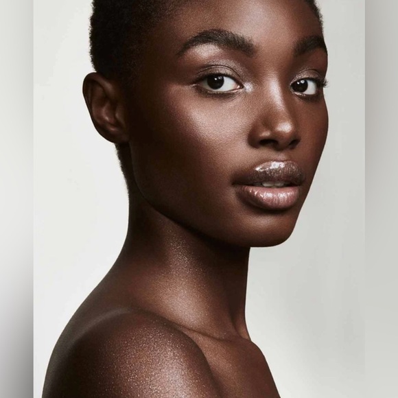 FENTY BEAUTY Diamond Bomb All-Over Diamond Veil - Picture 14 of 16